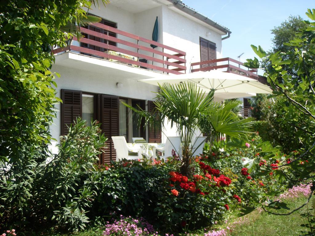 Apartments Barbara Porec Bagian luar foto