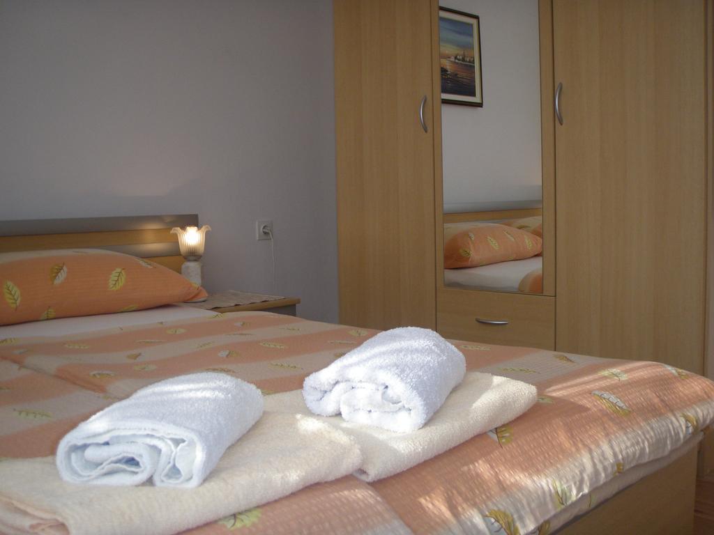 Apartments Barbara Porec Bagian luar foto