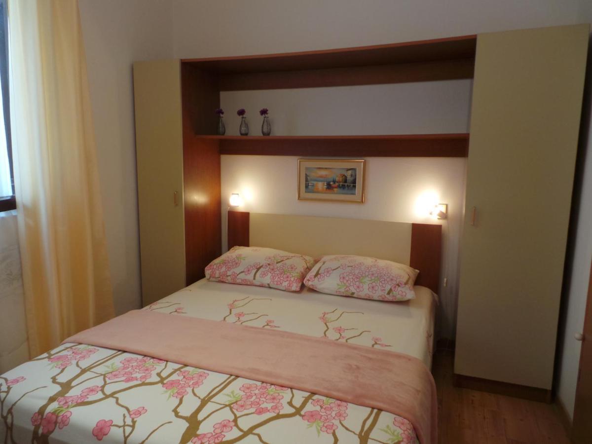 Apartments Barbara Porec Bagian luar foto