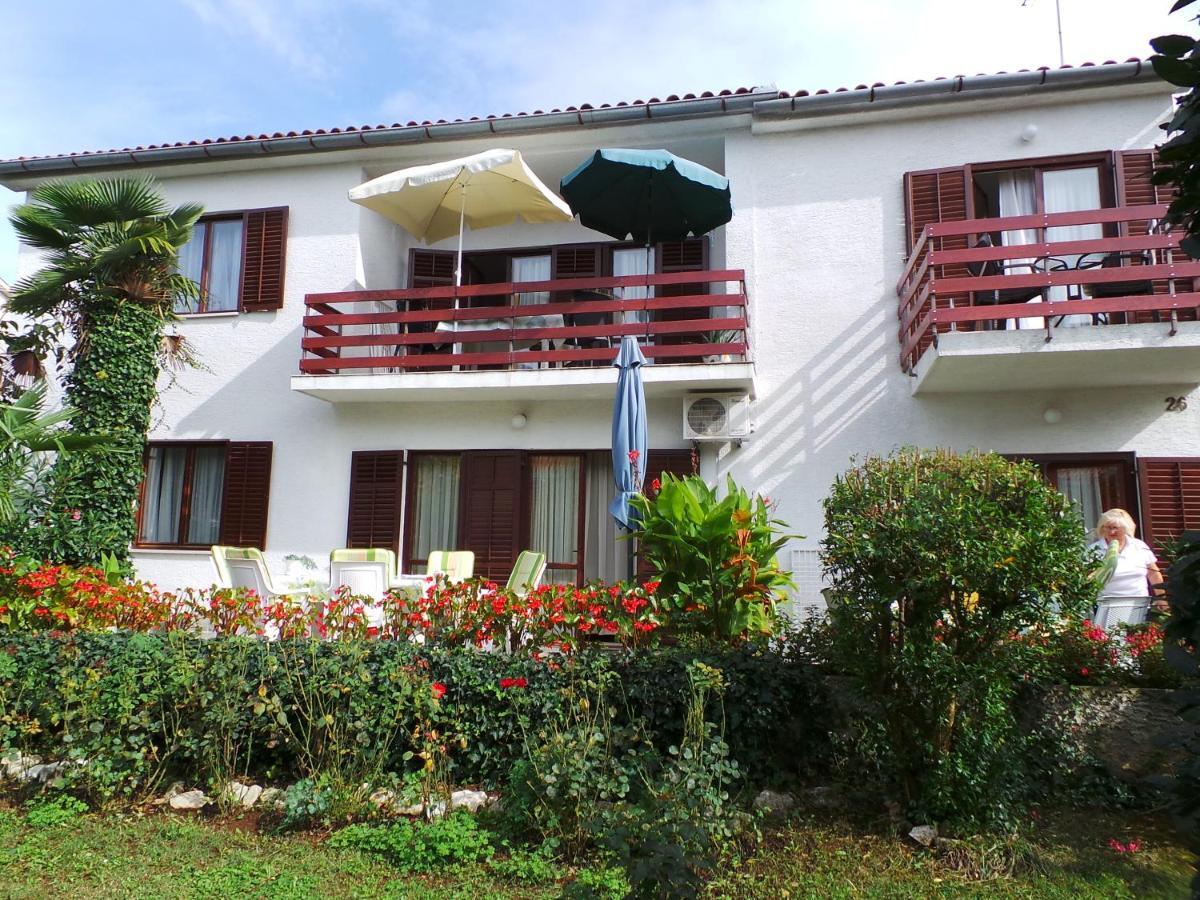 Apartments Barbara Porec Bagian luar foto